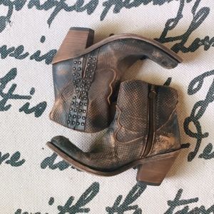 Liberty Black Ankle studded Cowboy boots